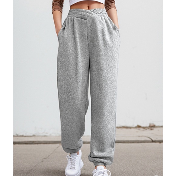 gray sweatpants, size M - Picture 1 of 3